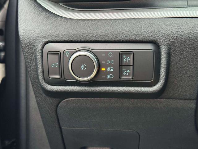 Certified 2023 Ford Explorer XLT w/ Equipment Group 202A image 18