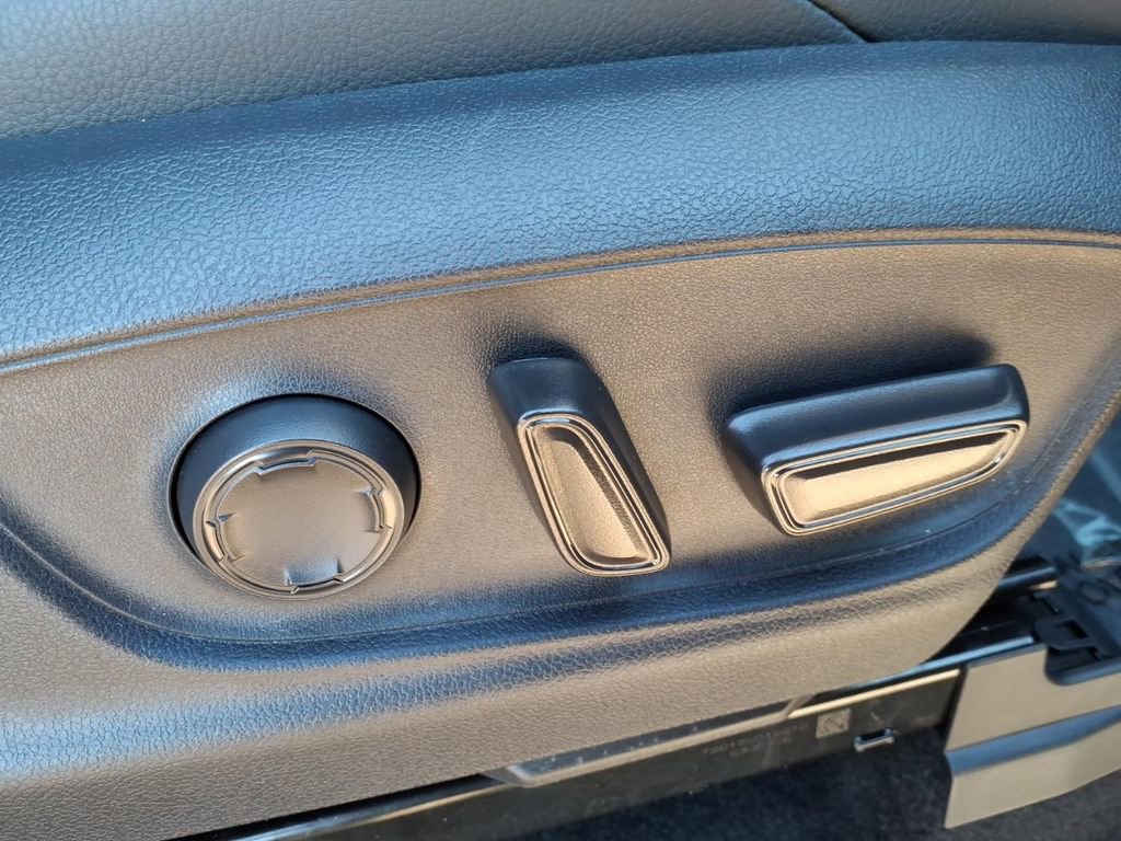 Used 2025 Toyota Tacoma TRD Off-Road AWD/4WD image 16