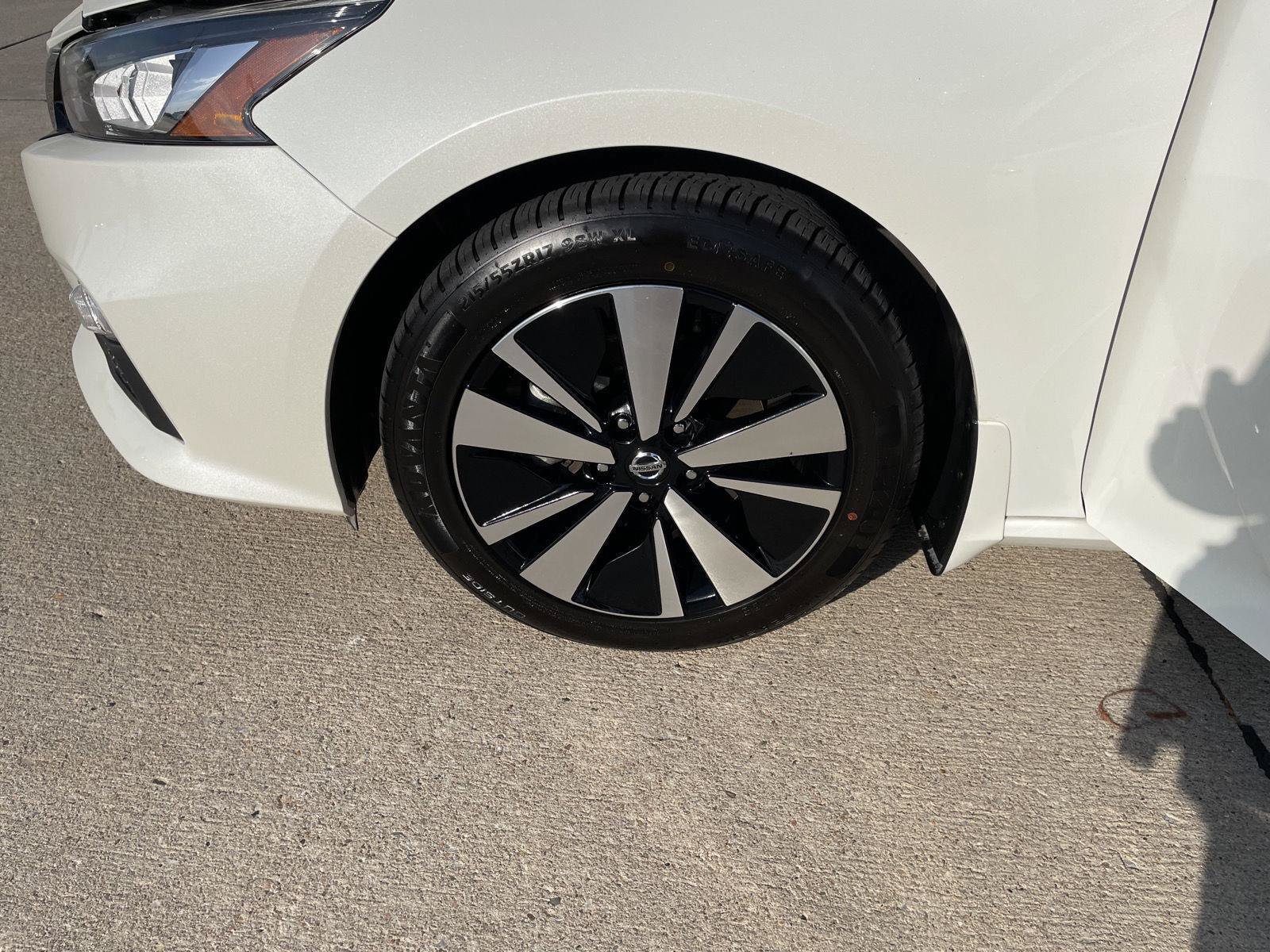 Used 2021 Nissan Altima 2.5 SV w/ SV Premium Package AWD/4WD image 10