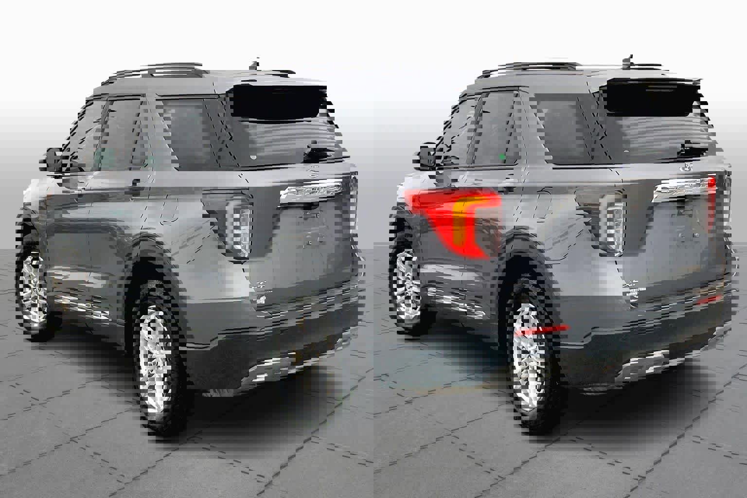 Certified 2022 Ford Explorer XLT w/ Equipment Group 202A image 10