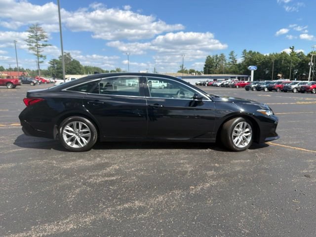 Used 2022 Toyota Avalon XLE w/ Moonroof Package FWD image 13