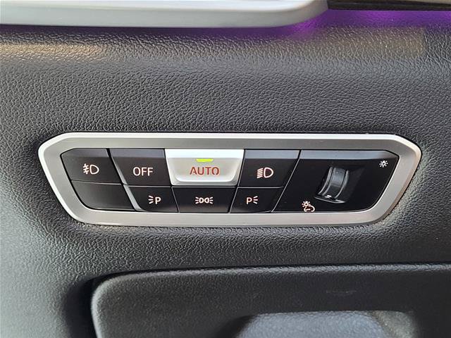 Used 2019 BMW X5 xDrive40i w/ M Sport Package AWD/4WD image 16