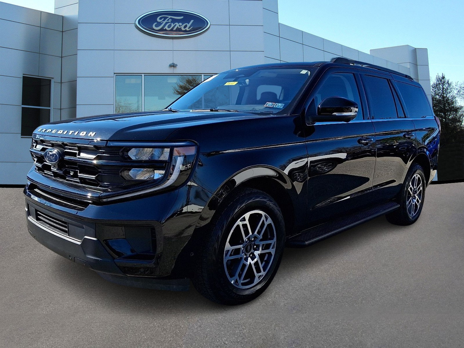 Certified 2025 Ford Expedition Active AWD/4WD image 4