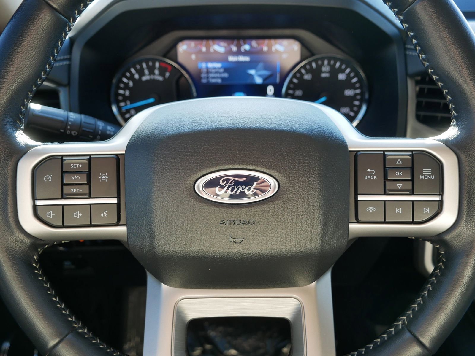 Certified 2024 Ford Expedition XLT image 26