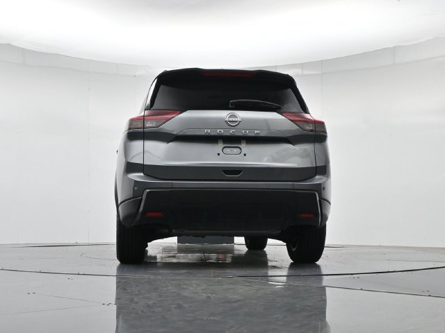 Used 2025 Nissan Rogue SV FWD image 39