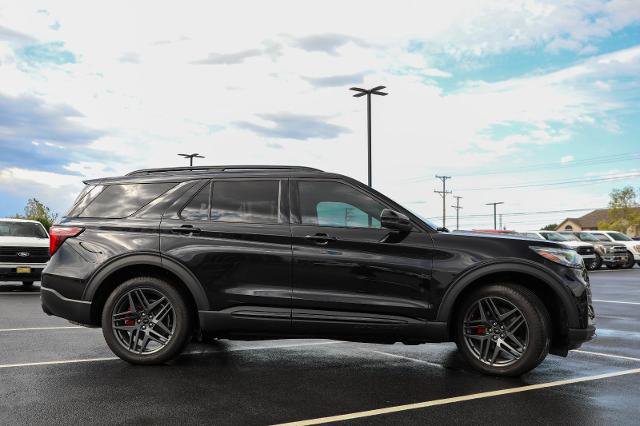 Certified 2025 Ford Explorer ST AWD/4WD image 7