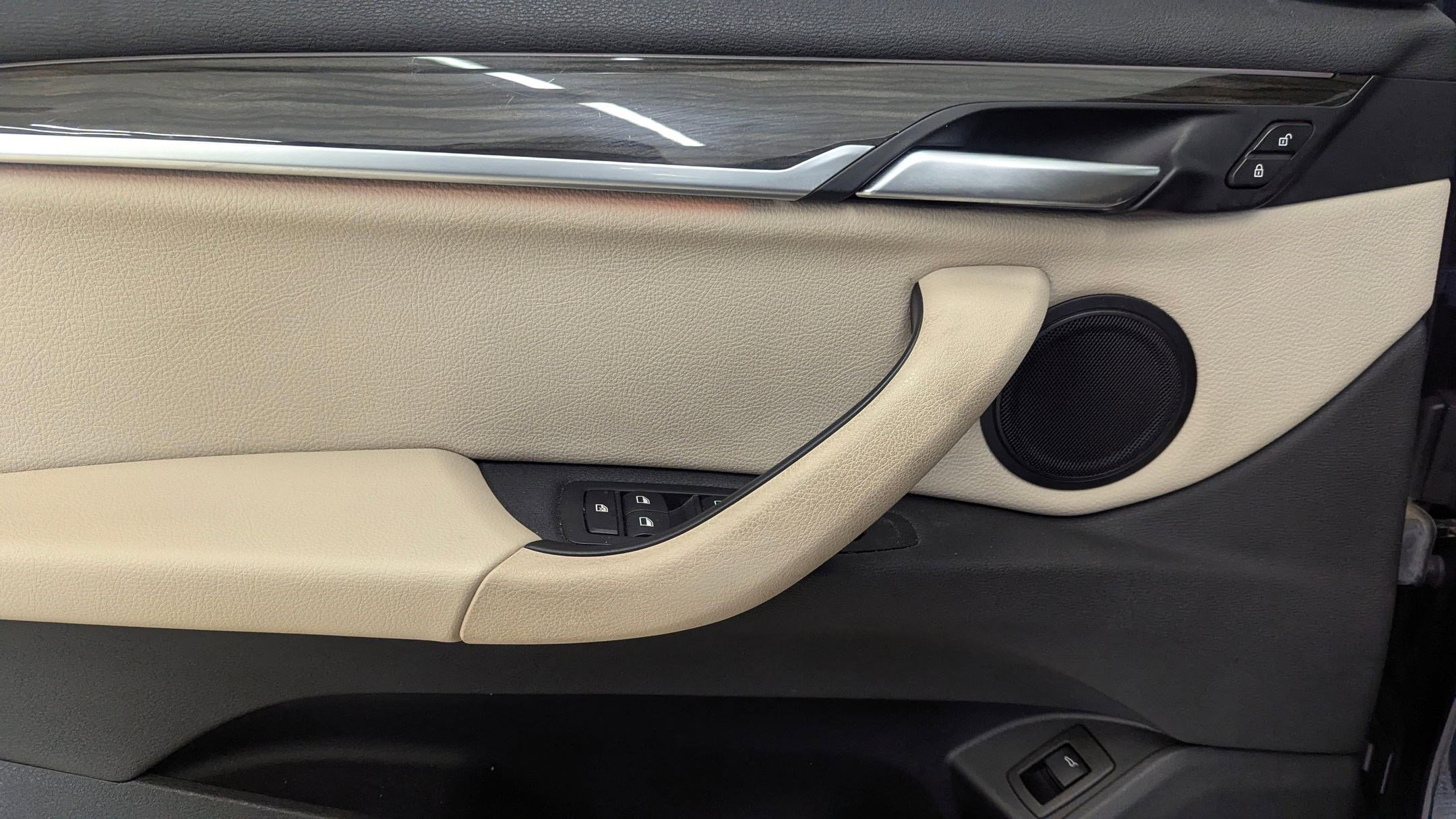 Used 2018 BMW X1 sDrive28i w/ Convenience Package image 10