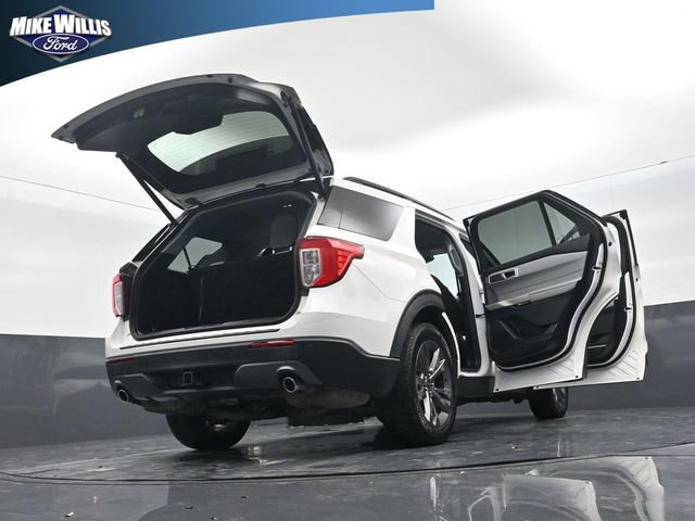 Certified 2021 Ford Explorer XLT w/ Equipment Group 202A image 29