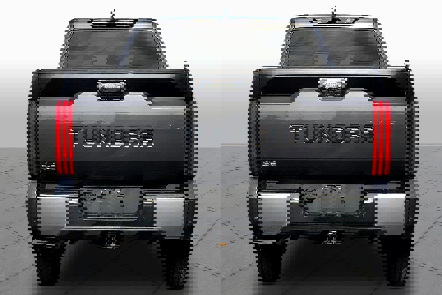 Used 2025 Toyota Tundra Limited w/ Power Package image 3