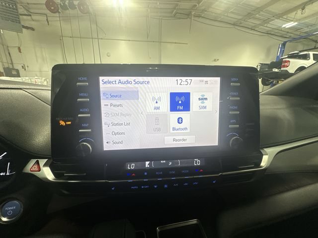 Used 2023 Toyota Sienna XLE FWD image 16