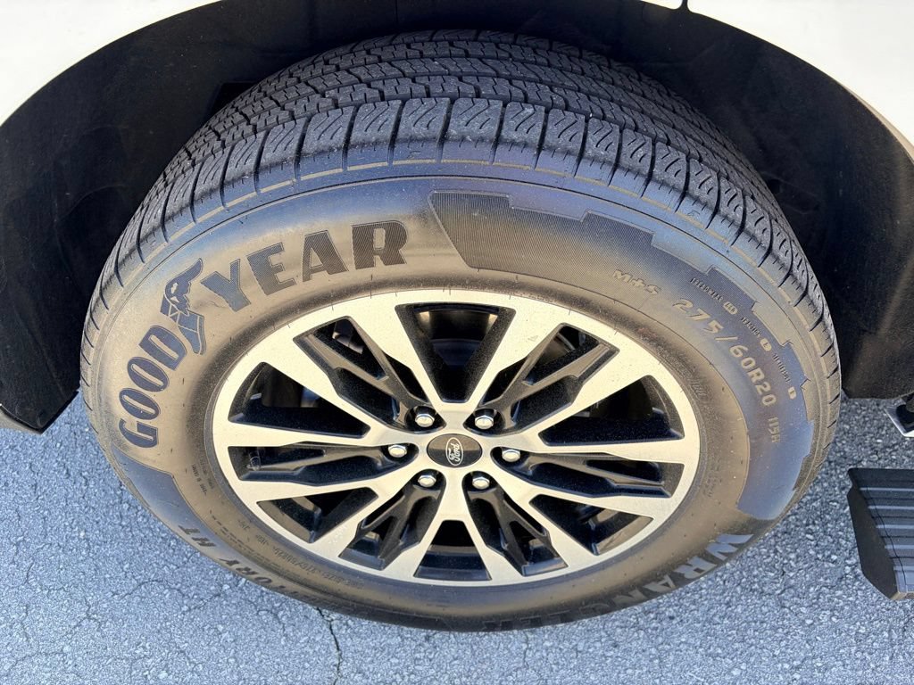 Certified 2025 Ford Expedition Platinum AWD/4WD image 35