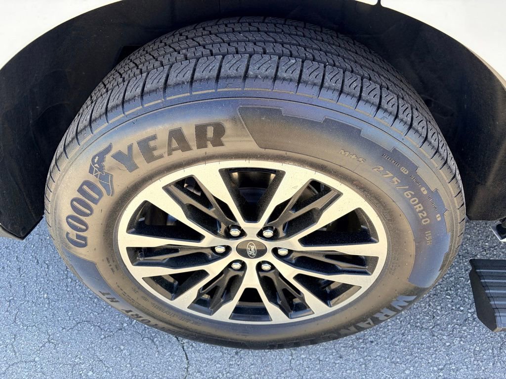 Certified 2025 Ford Expedition Platinum AWD/4WD image 35