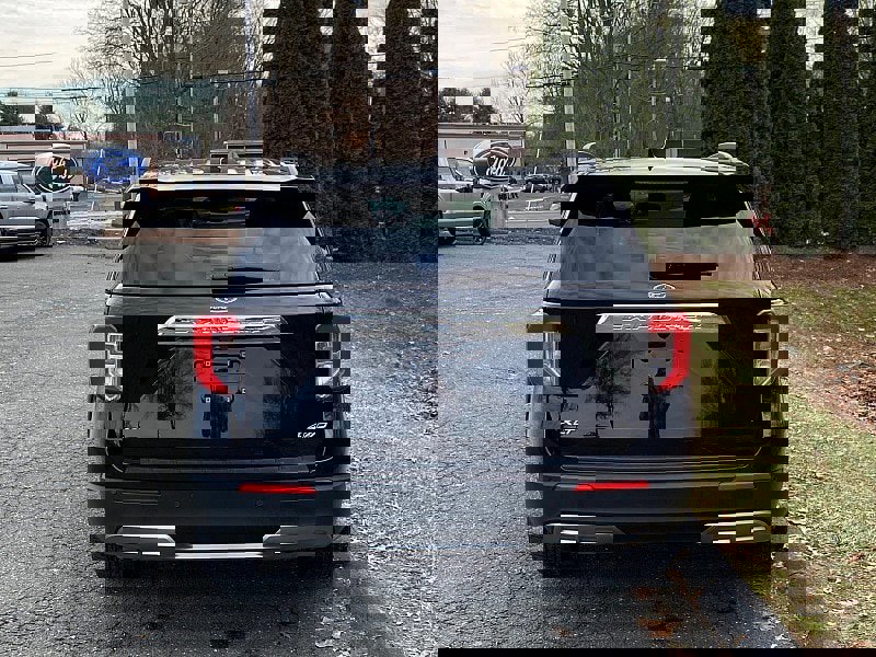 Certified 2023 Ford Explorer XLT w/ Equipment Group 202A image 4