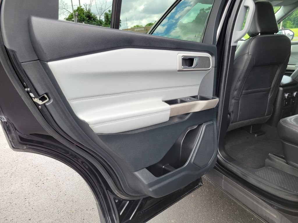Certified 2022 Ford Explorer XLT w/ Equipment Group 202A AWD/4WD image 22