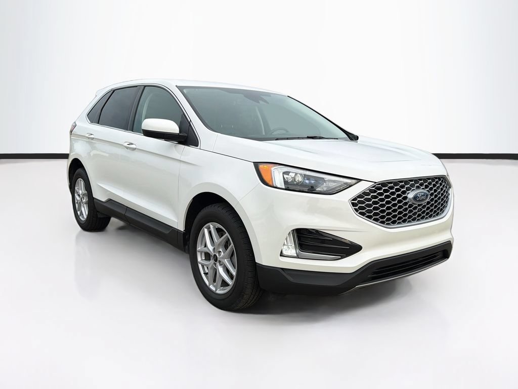 Certified 2024 Ford Edge SEL w/ Convenience Package AWD/4WD image 3