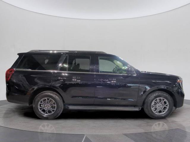 Certified 2025 Ford Expedition Active AWD/4WD image 9