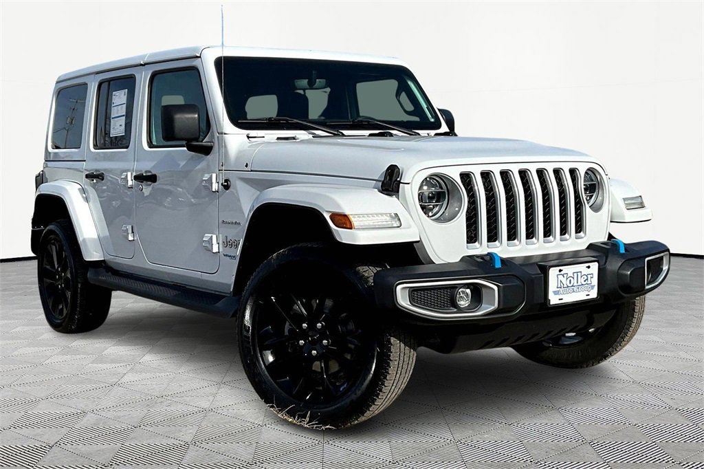 Used 2022 Jeep Wrangler Unlimited Sahara w/ Cold Weather Group image 5