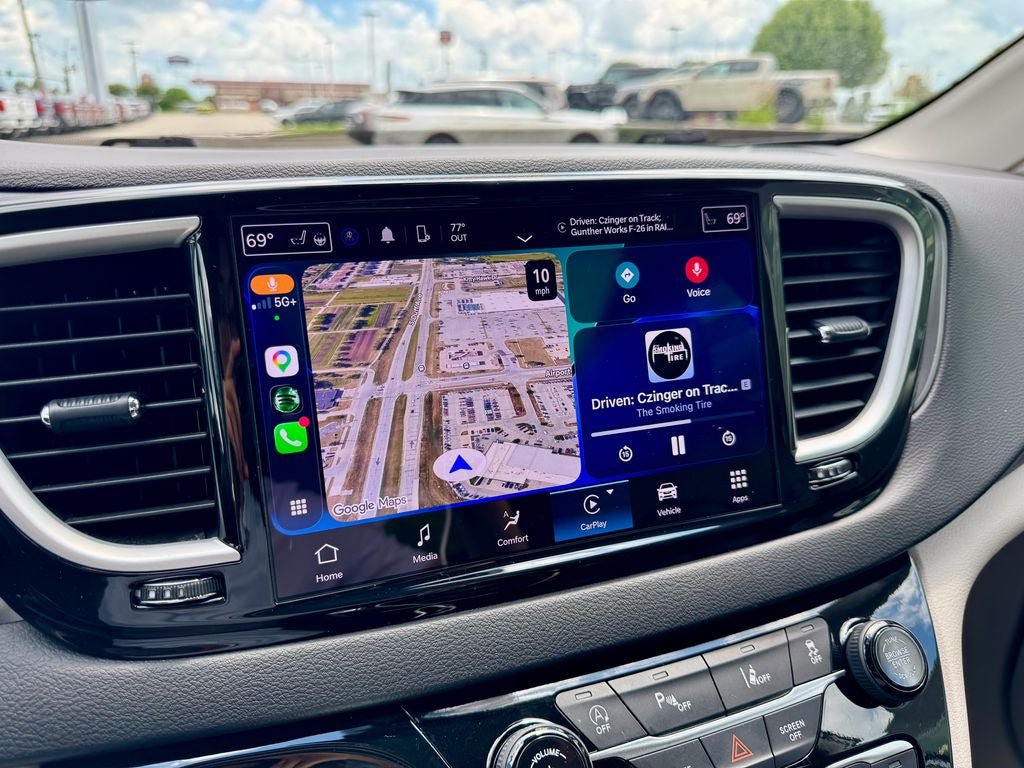 Used 2024 Chrysler Pacifica Touring-L FWD image 32