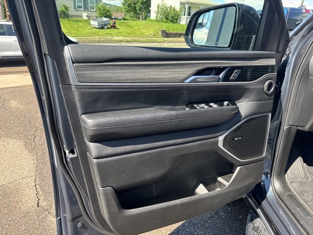 Used 2024 Jeep Wagoneer Series III image 14