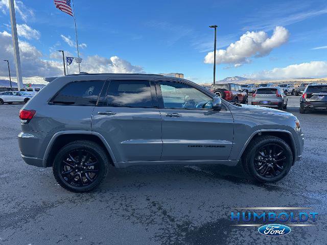 Used 2020 Jeep Grand Cherokee Altitude image 4