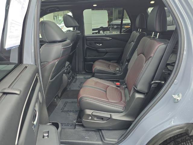 Used 2025 Honda Pilot Black Edition image 30