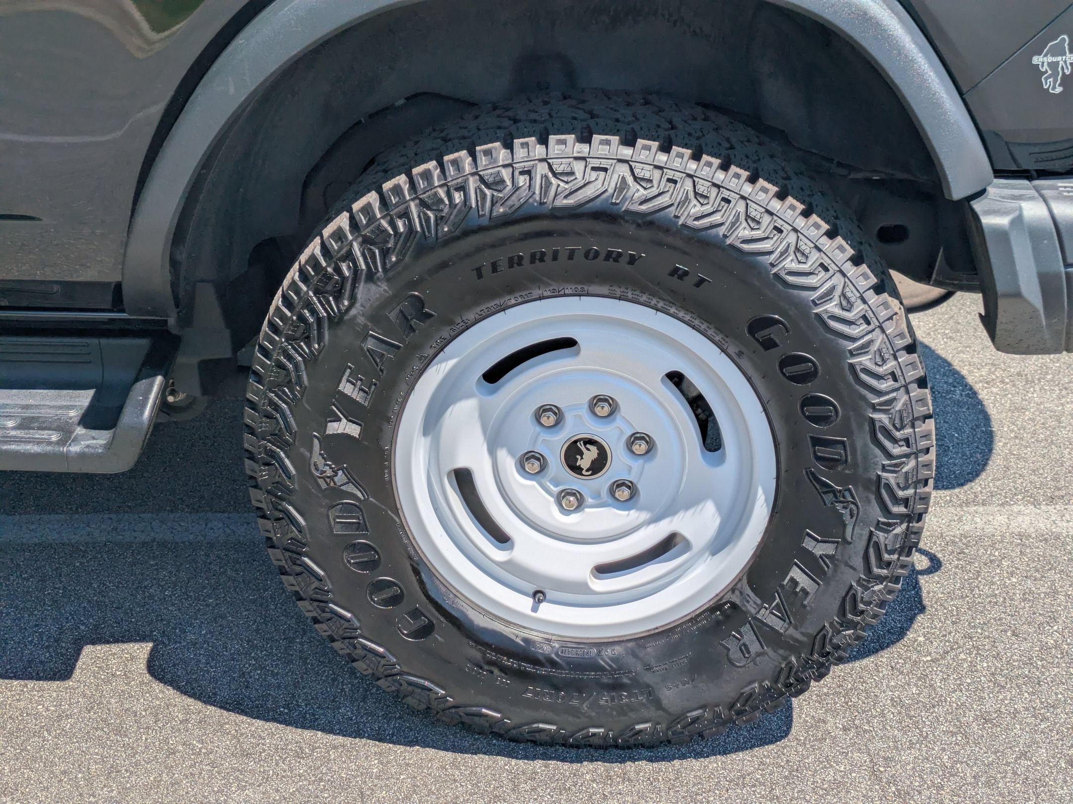 Certified 2025 Ford Bronco Heritage Edition AWD/4WD image 8