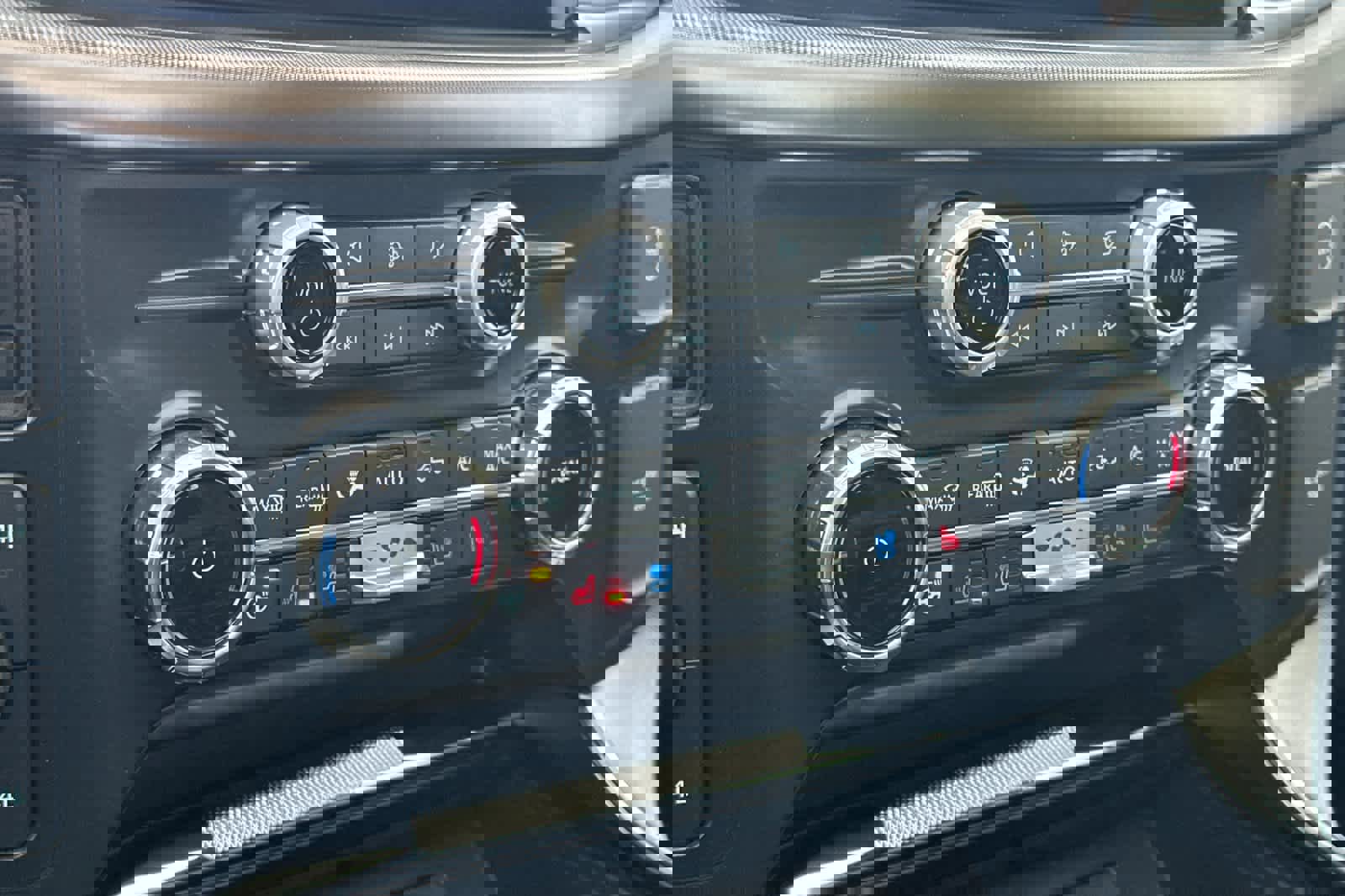 Certified 2024 Ford F150 Platinum w/ Equipment Group 702A High image 20