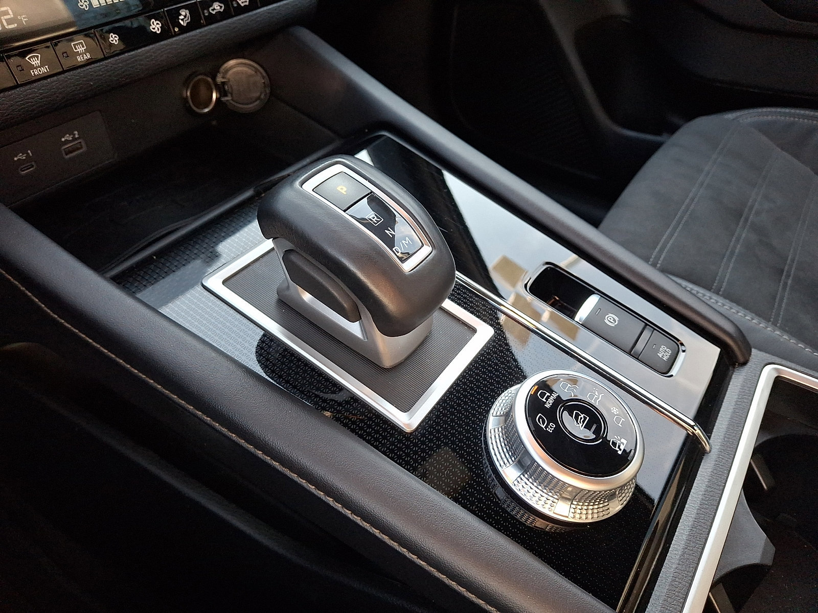 Used 2023 Mitsubishi Outlander SE Black Edition image 22