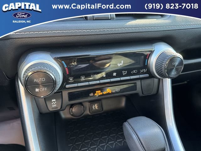 Used 2025 Toyota RAV4 XLE image 28