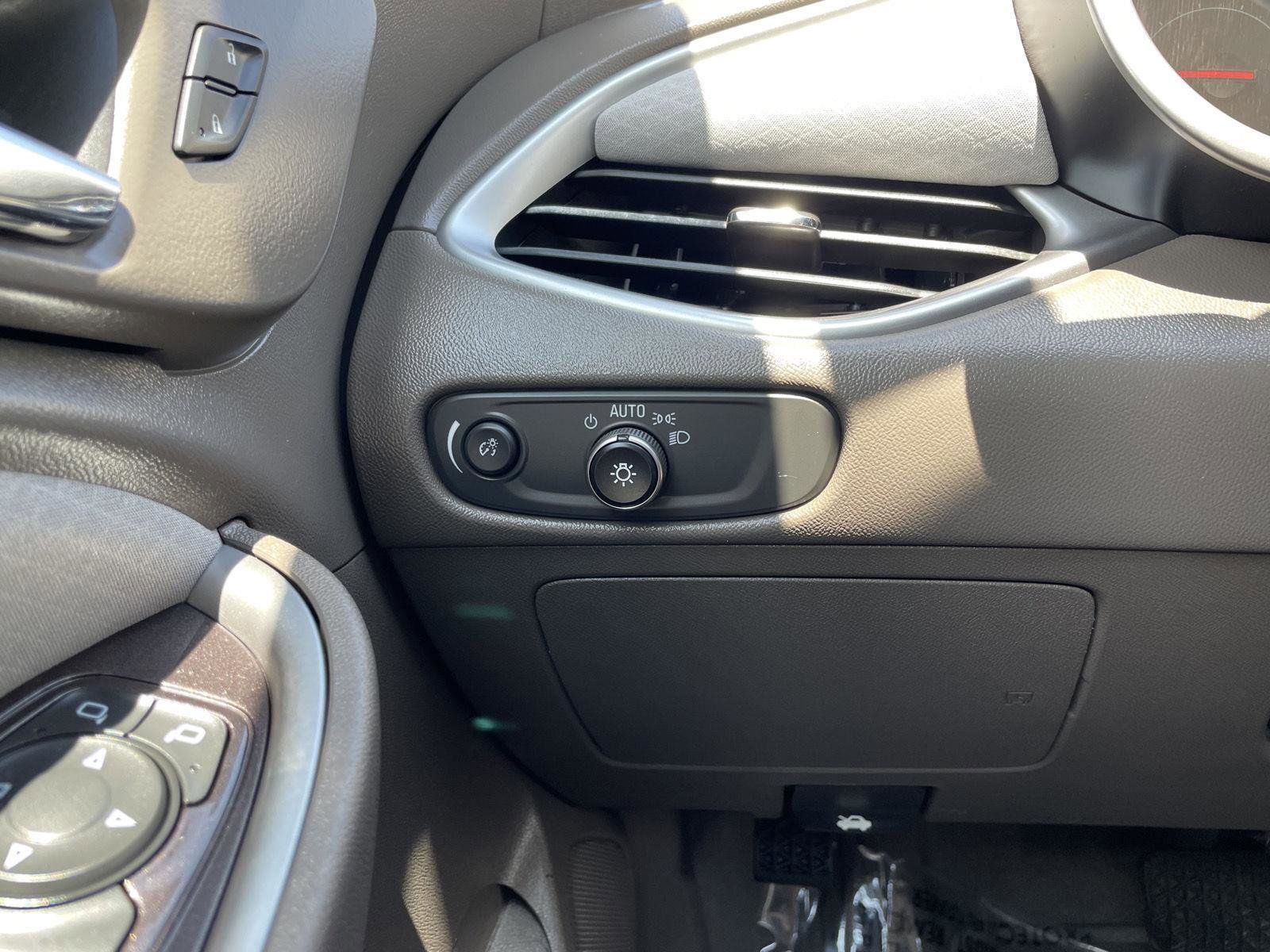 Used 2018 Chevrolet Malibu LS FWD image 16