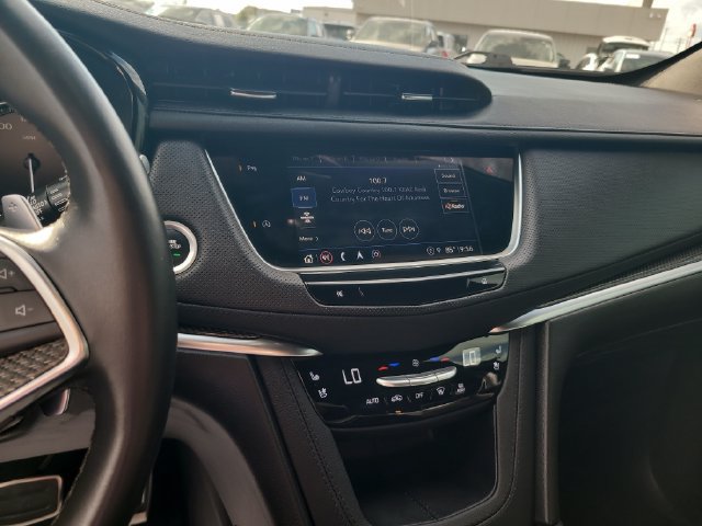 Used 2025 Cadillac XT5 Sportv AWD/4WD image 18
