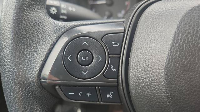 Used 2025 Toyota Corolla LE FWD image 18