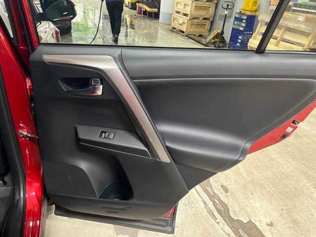 Used 2017 Toyota RAV4 XLE AWD/4WD image 34