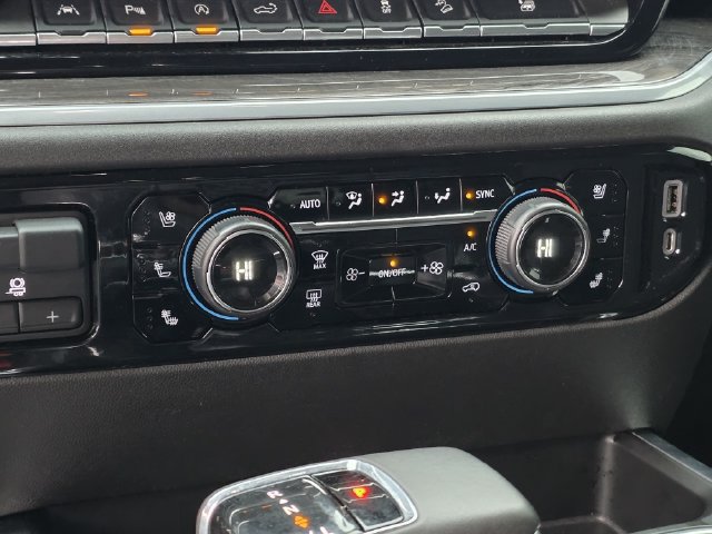 Used 2022 Chevrolet Silverado 1500 LTZ AWD/4WD image 25