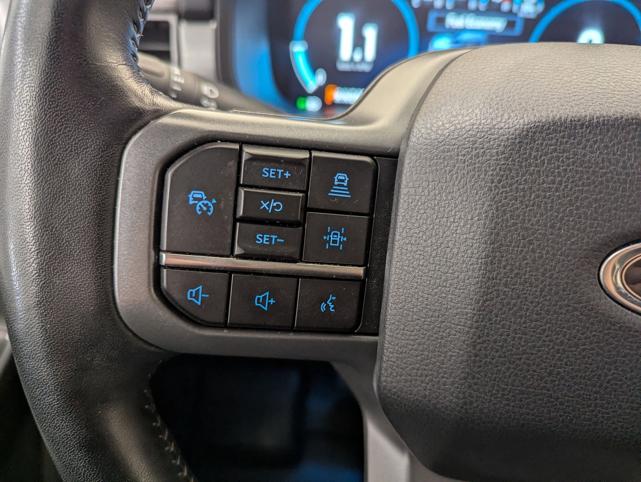 Certified 2022 Ford F150 Lariat w/ Equipment Group 502A High image 25