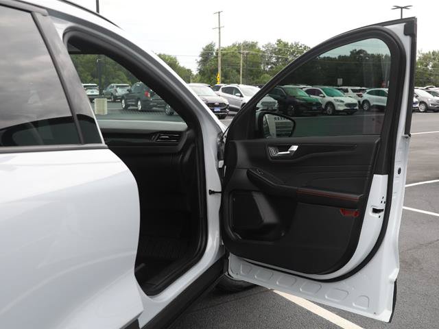 Certified 2025 Ford Escape ST-Line Select w/ Tech Pack #1 AWD/4WD image 27