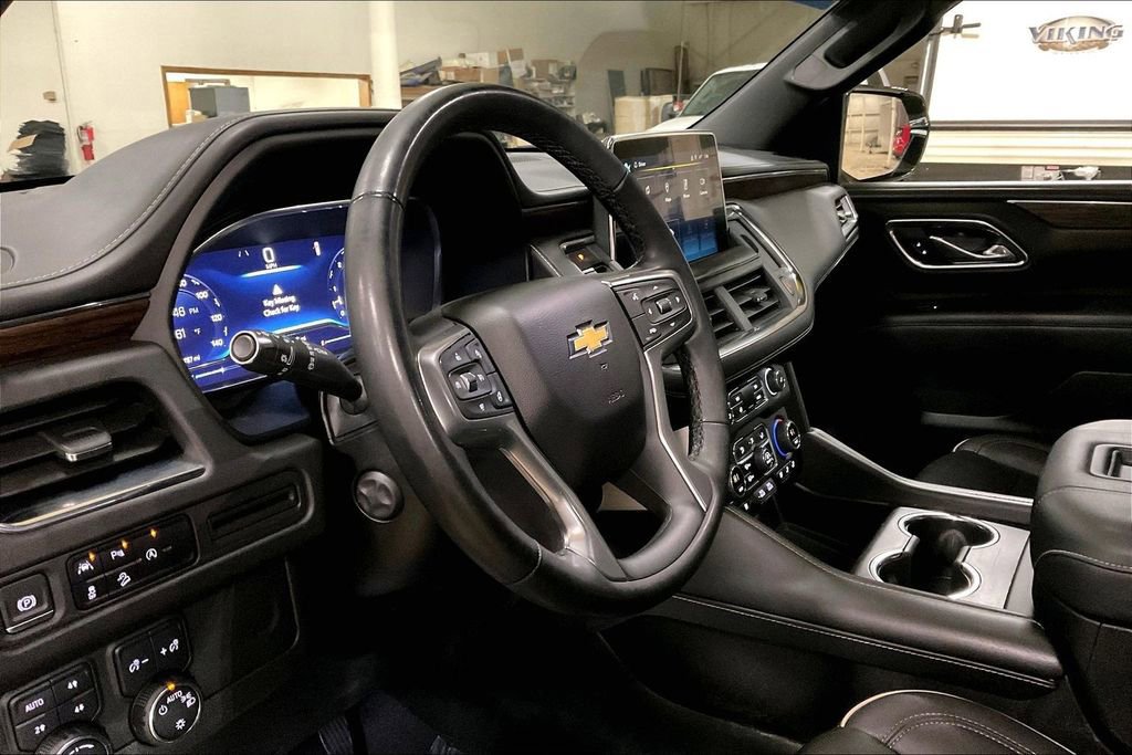 Used 2023 Chevrolet Suburban Premier image 13