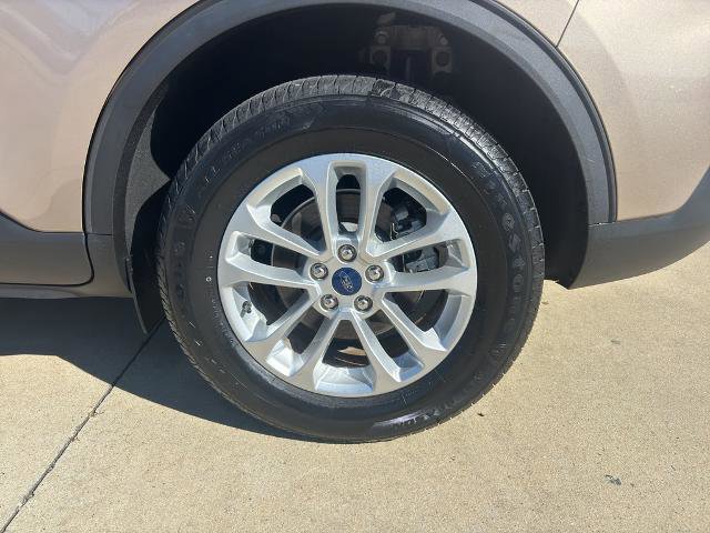 Certified 2020 Ford Escape SE image 9