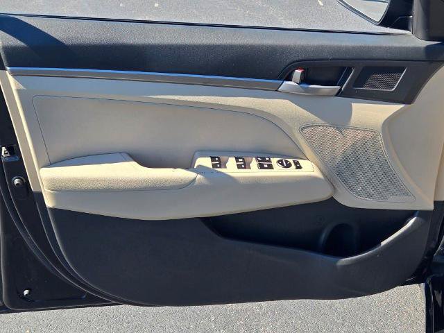 Used 2018 Hyundai Elantra SEL w/ Cargo Package FWD image 16