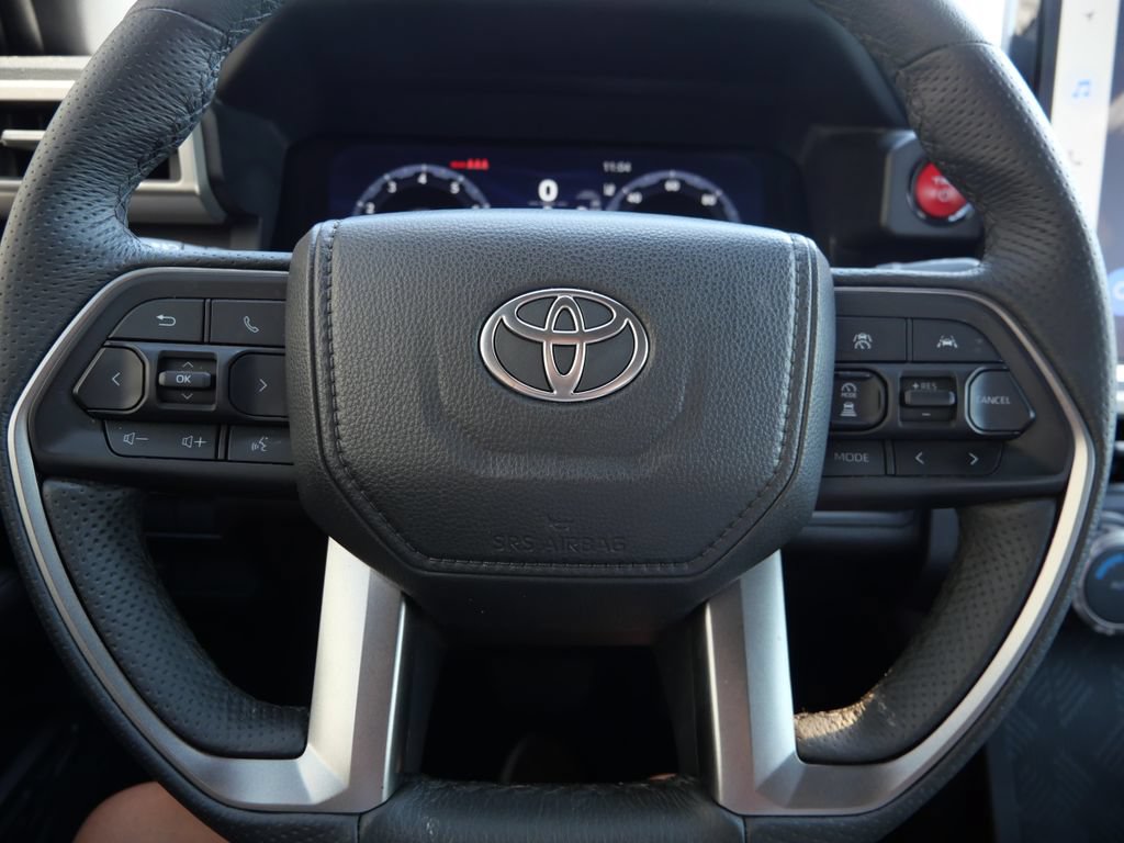 Used 2025 Toyota Tacoma TRD Off-Road AWD/4WD image 27