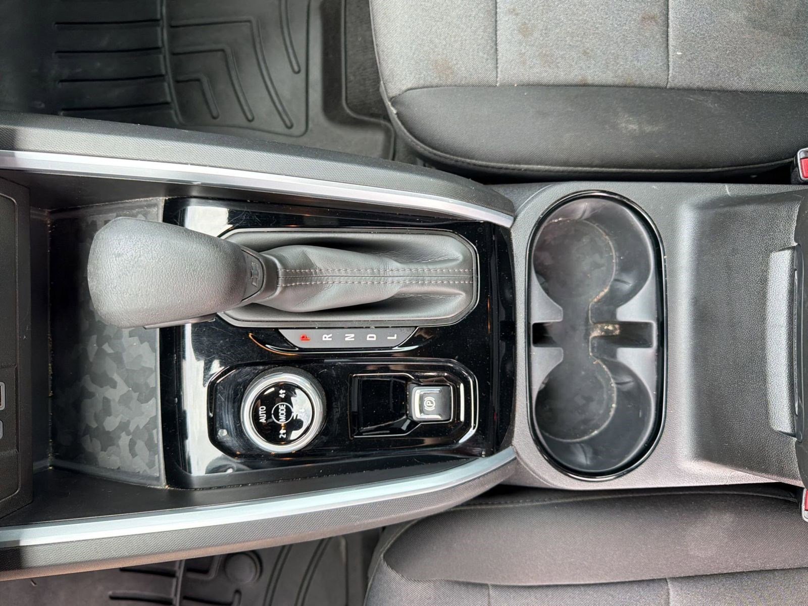 Used 2024 Chevrolet Colorado Trail Boss AWD/4WD image 16