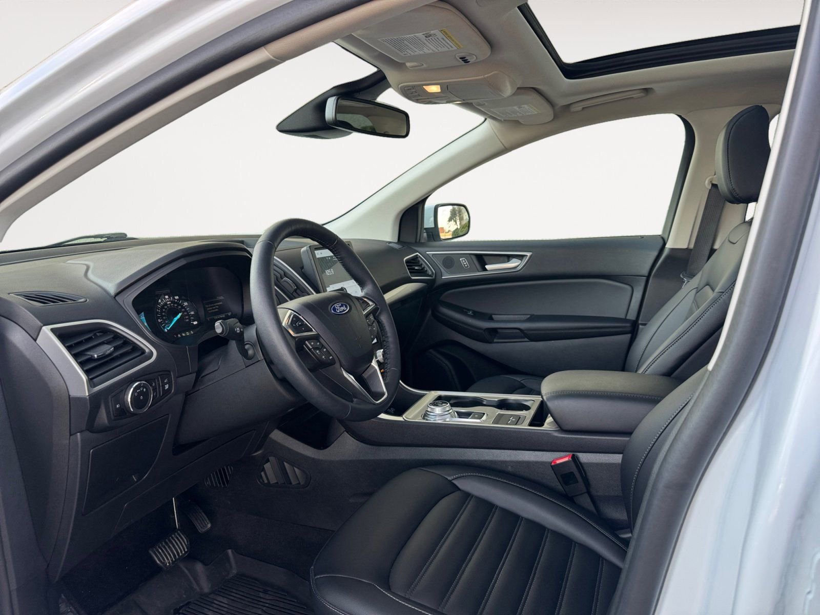 Certified 2024 Ford Edge SEL w/ Convenience Package image 9