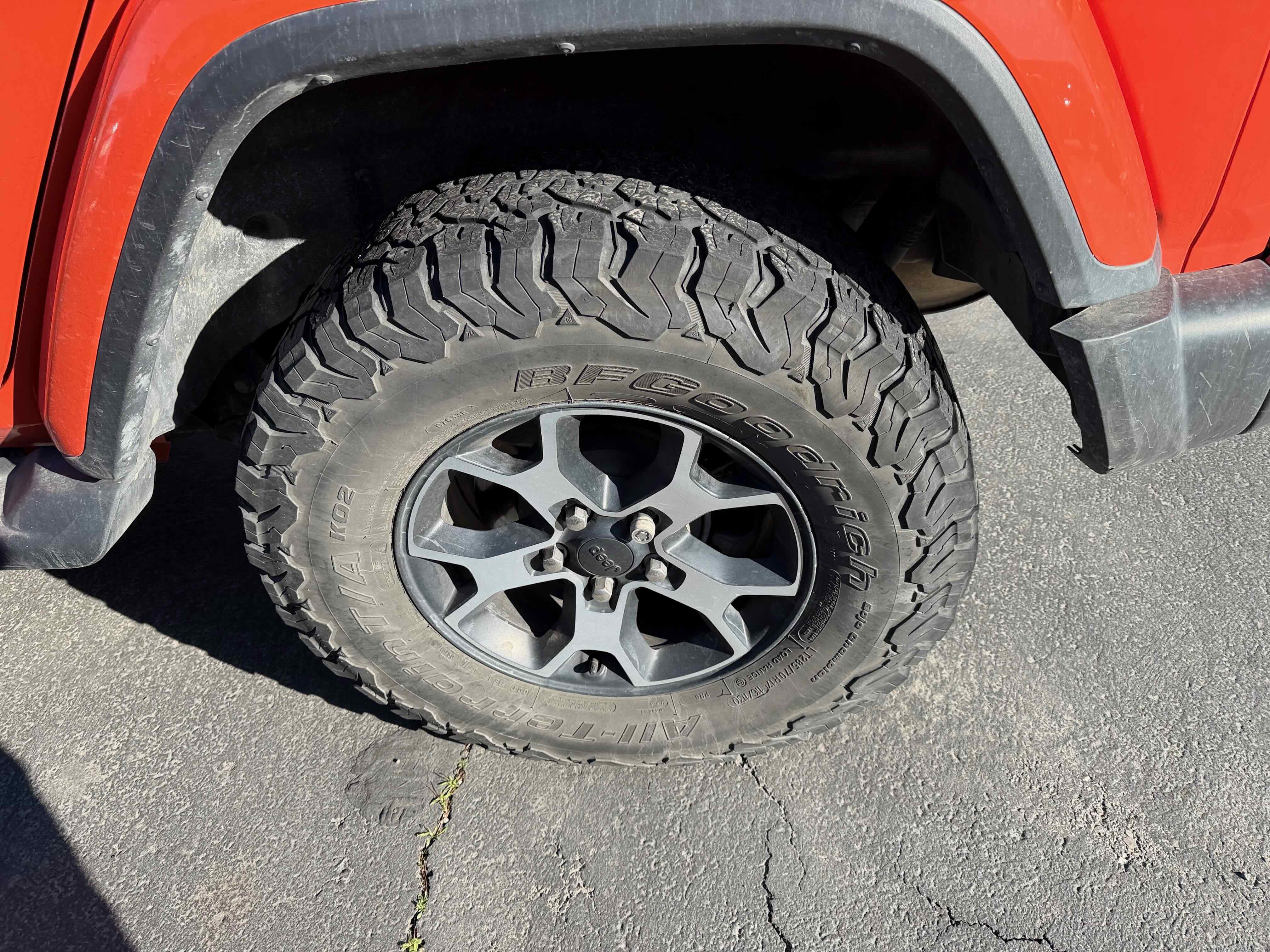 Used 2019 Jeep Wrangler Unlimited Sahara w/ Uconnect 4C Nav & Sound Group image 36