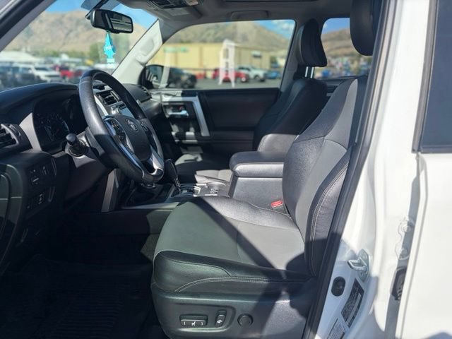 Used 2018 Toyota 4Runner SR5 Premium AWD/4WD image 19