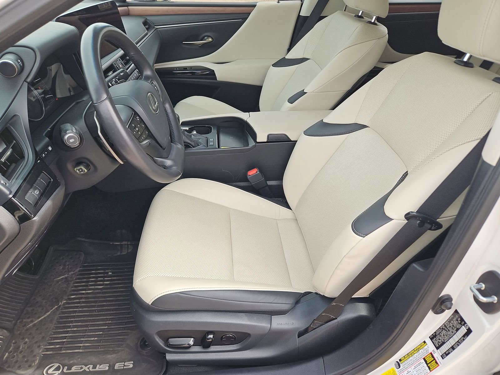 Used 2025 Lexus ES 300h w/ Premium Package FWD image 11