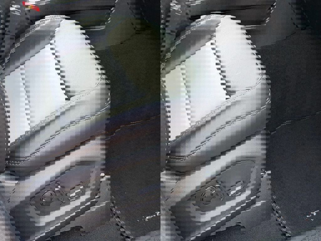 Certified 2022 Ford Explorer XLT w/ Equipment Group 202A image 16