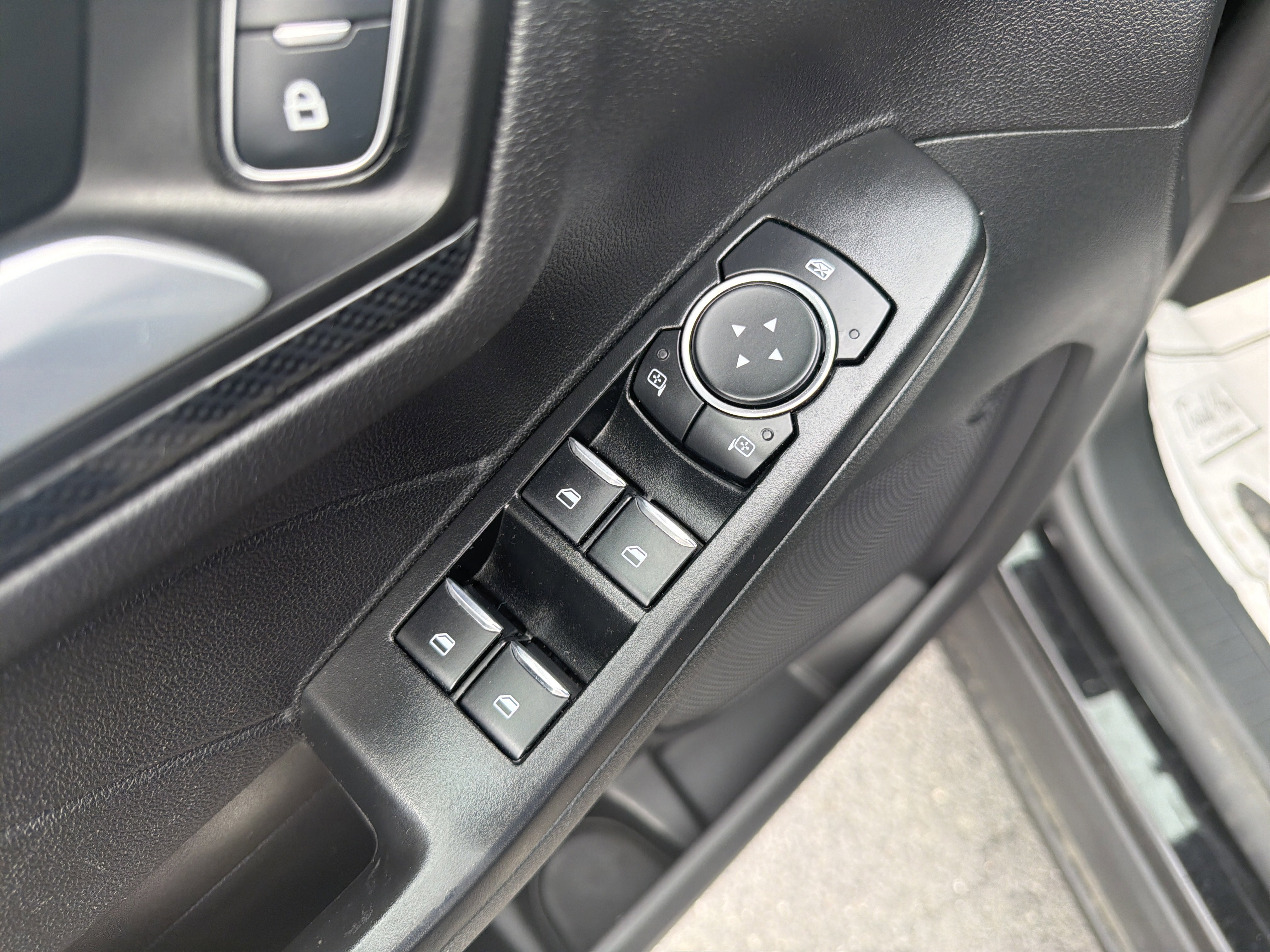 Certified 2025 Ford Escape ST-Line Select AWD/4WD image 16