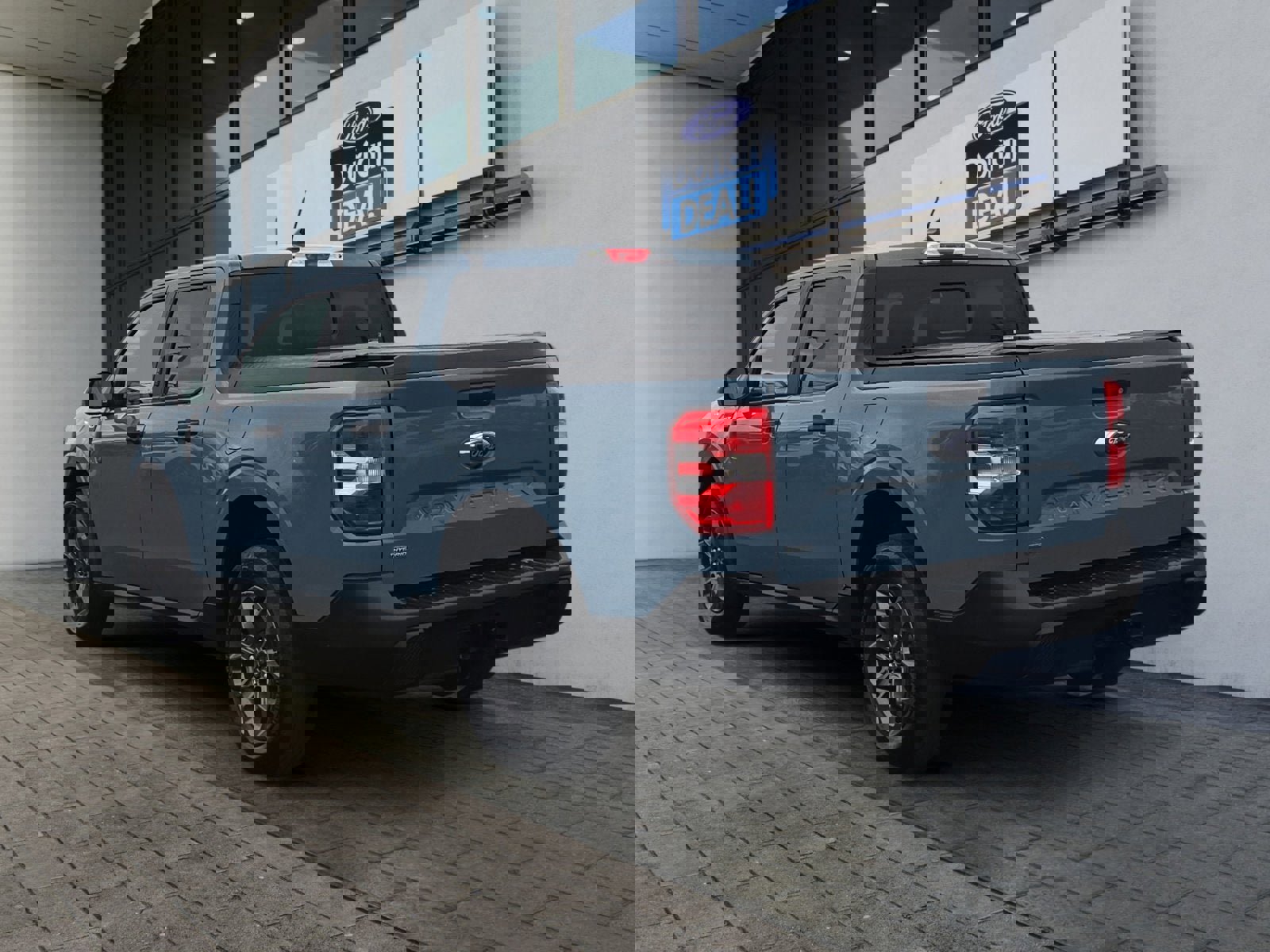 Certified 2022 Ford Maverick XLT w/ XLT Luxury Package image 3