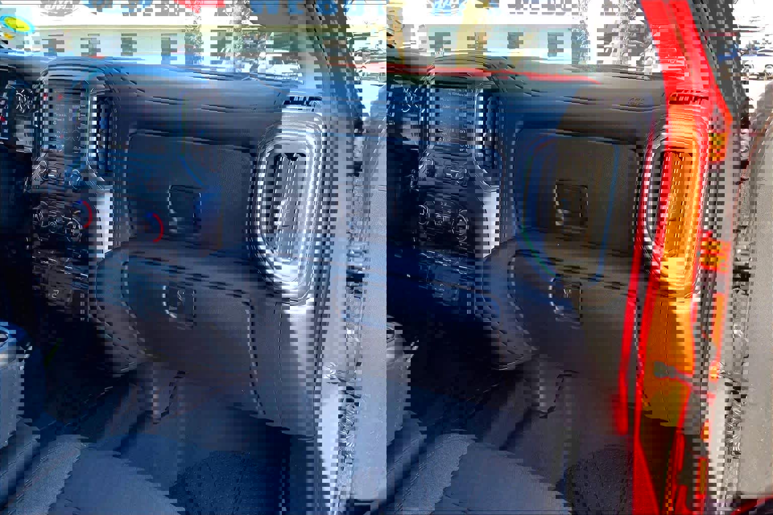 Used 2020 Chevrolet Silverado 1500 LT w/ Texas Edition image 18