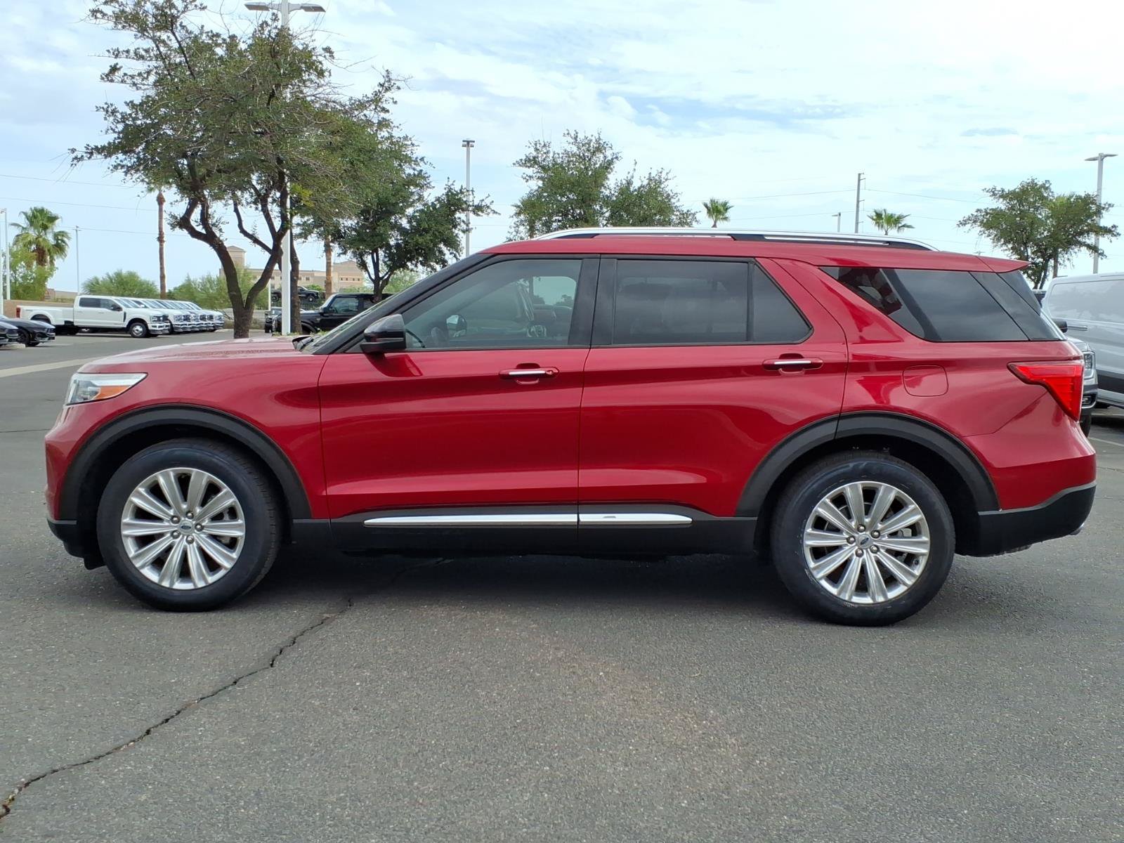 Certified 2022 Ford Explorer Limited w/ Equipment Group 301A RWD image 2